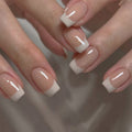 Faux Ongles "Nude Chic" - French Manucure Naturelle Carrée Courte⁠