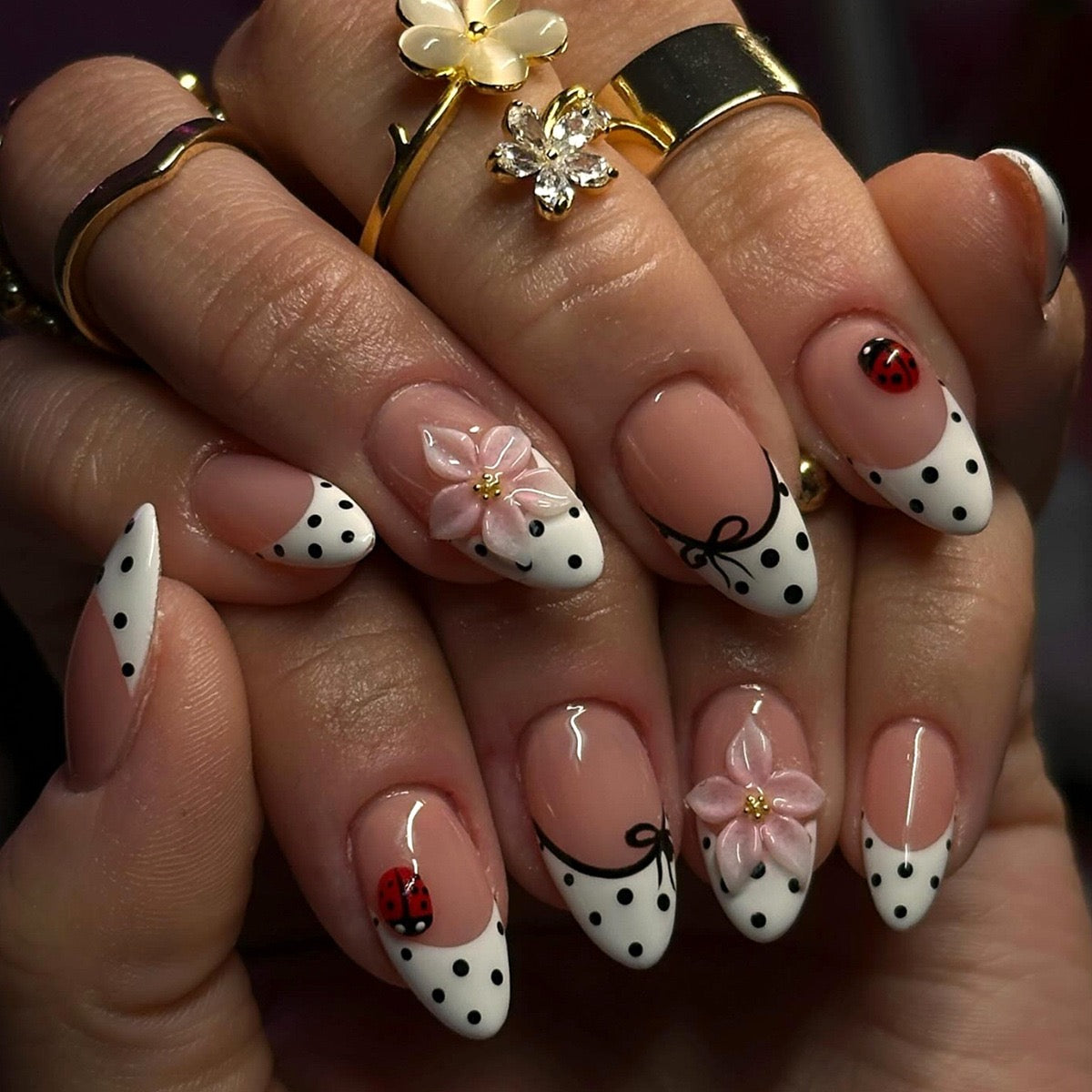 Press-on Nails - Mademoiselle Coccinelle | Pois, Fleurs 3D & French Manucure